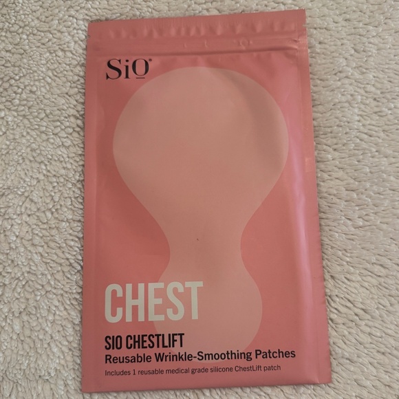 SIO CHESTLIFT Reusable Wrinkle-Smoothing Patch - Picture 1 of 2